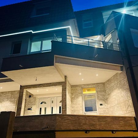 Magic M Apartment Mali Mokri Lug Zewnętrze zdjęcie